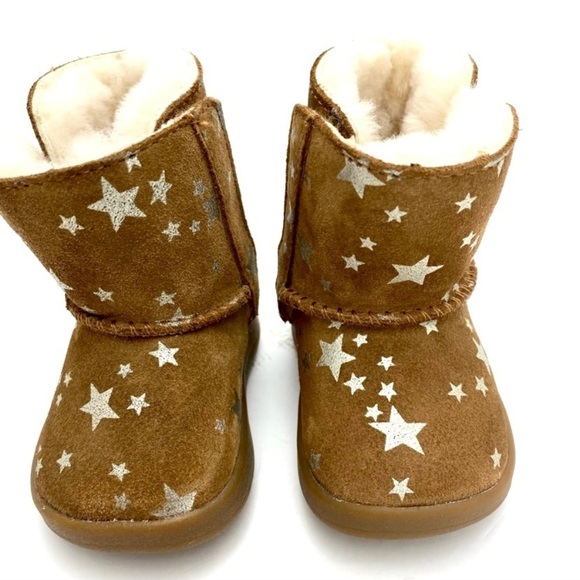 Ugg Unisex-Child Keelan Stars Fashion Fur Boot in Camel Tan - Picture 3 of 12